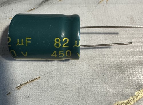 1pezzo 82uf 450v - 450v, 105°