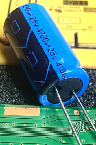 Vishay 4700uf 25v 105 - 25v, 105°